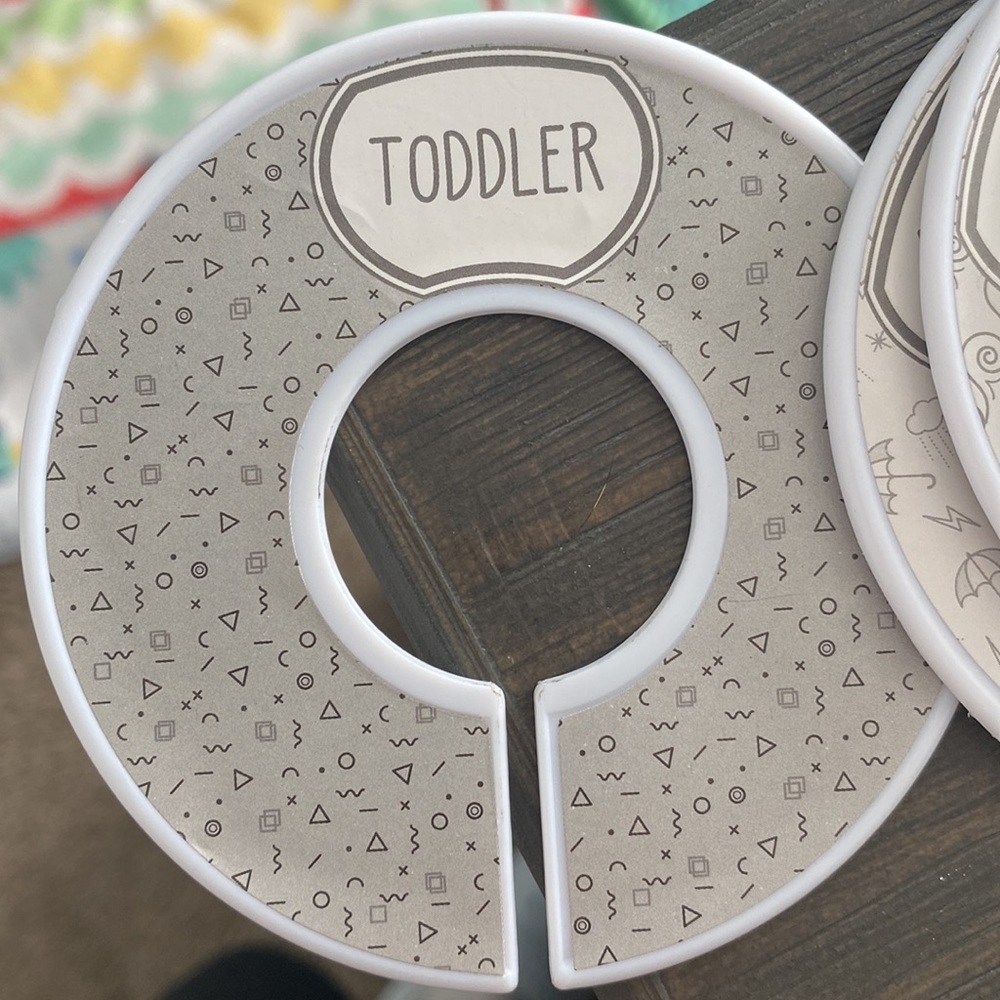 Newborn to toddler closet organizing - Picture 4 of 4